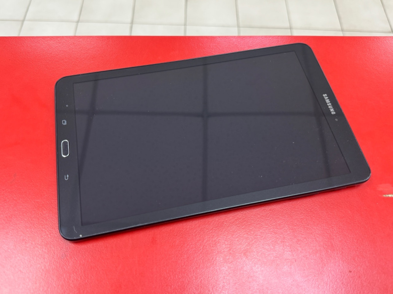 Планшет Samsung Galaxy Tab E 9.6 SM-T561