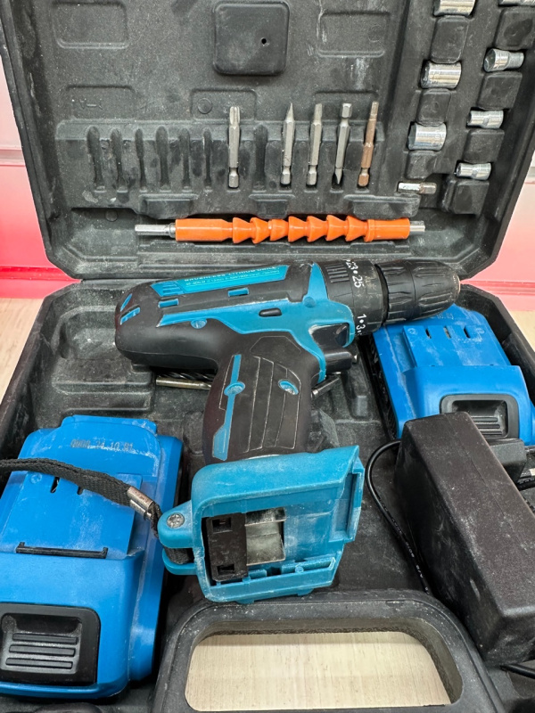 Шуруповерт Makita Не указана
