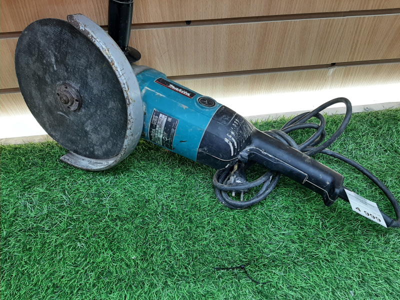 Болгарка Makita 9069